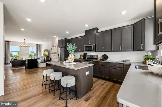 $3,400 | 35 East Front Street, Bridgeport, PA 19405