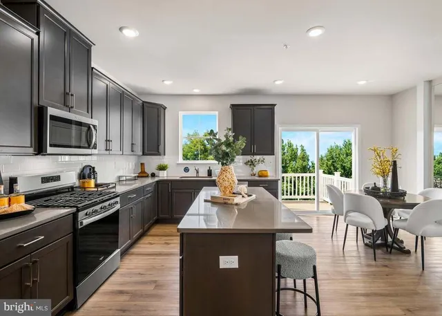 $3,400 | 35 East Front Street, Bridgeport, PA 19405