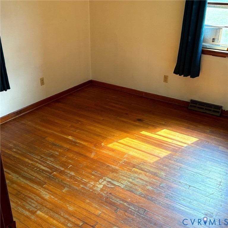85 Frenchs Store Road Cumberland, VA 23040 - Photo 10 of 19 Hardwood flooring in a neutral-toned room