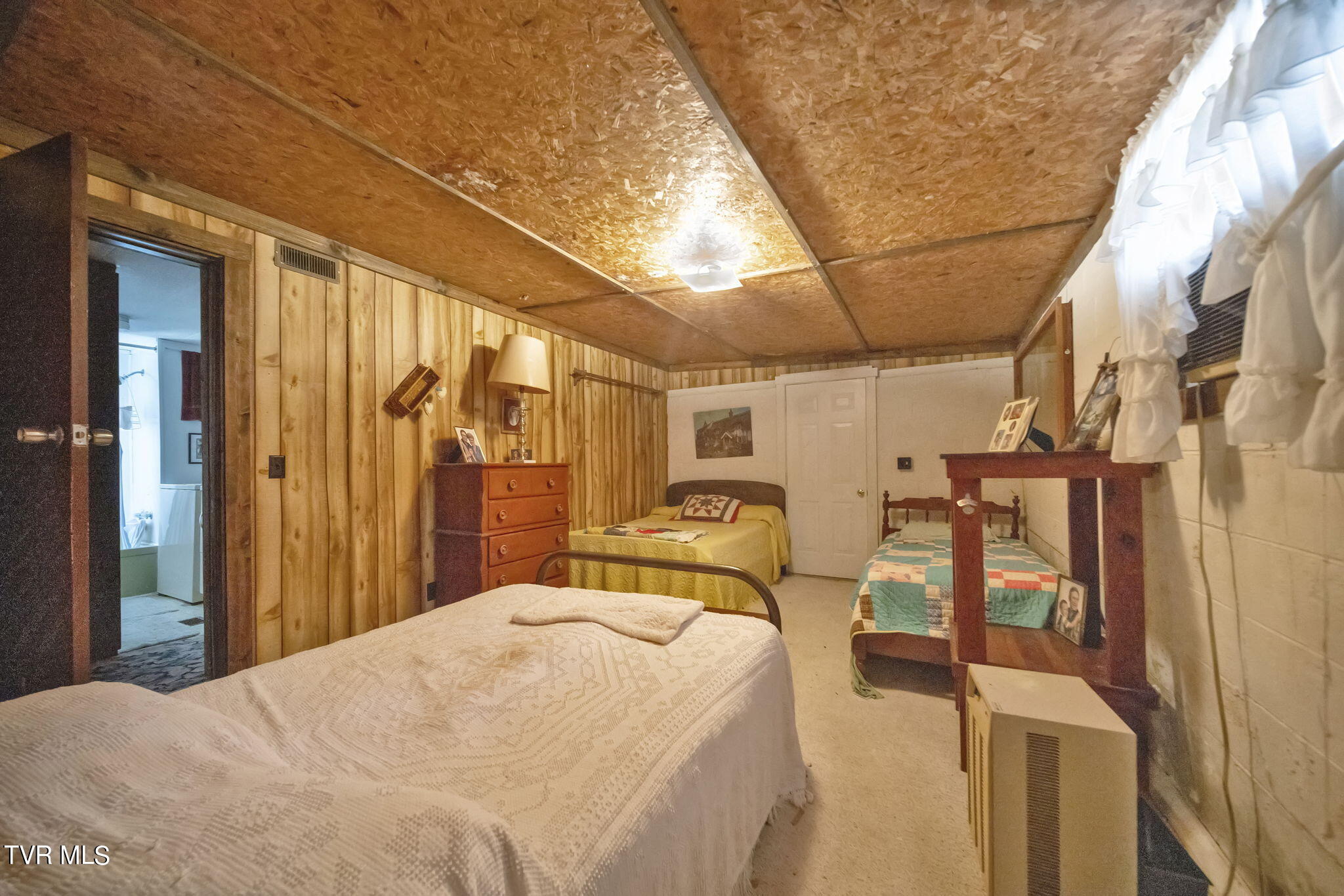 1643 Covington Road Dandridge, TN 37725 - Photo 12 of 22 2-web-or-mls-2B4A1319