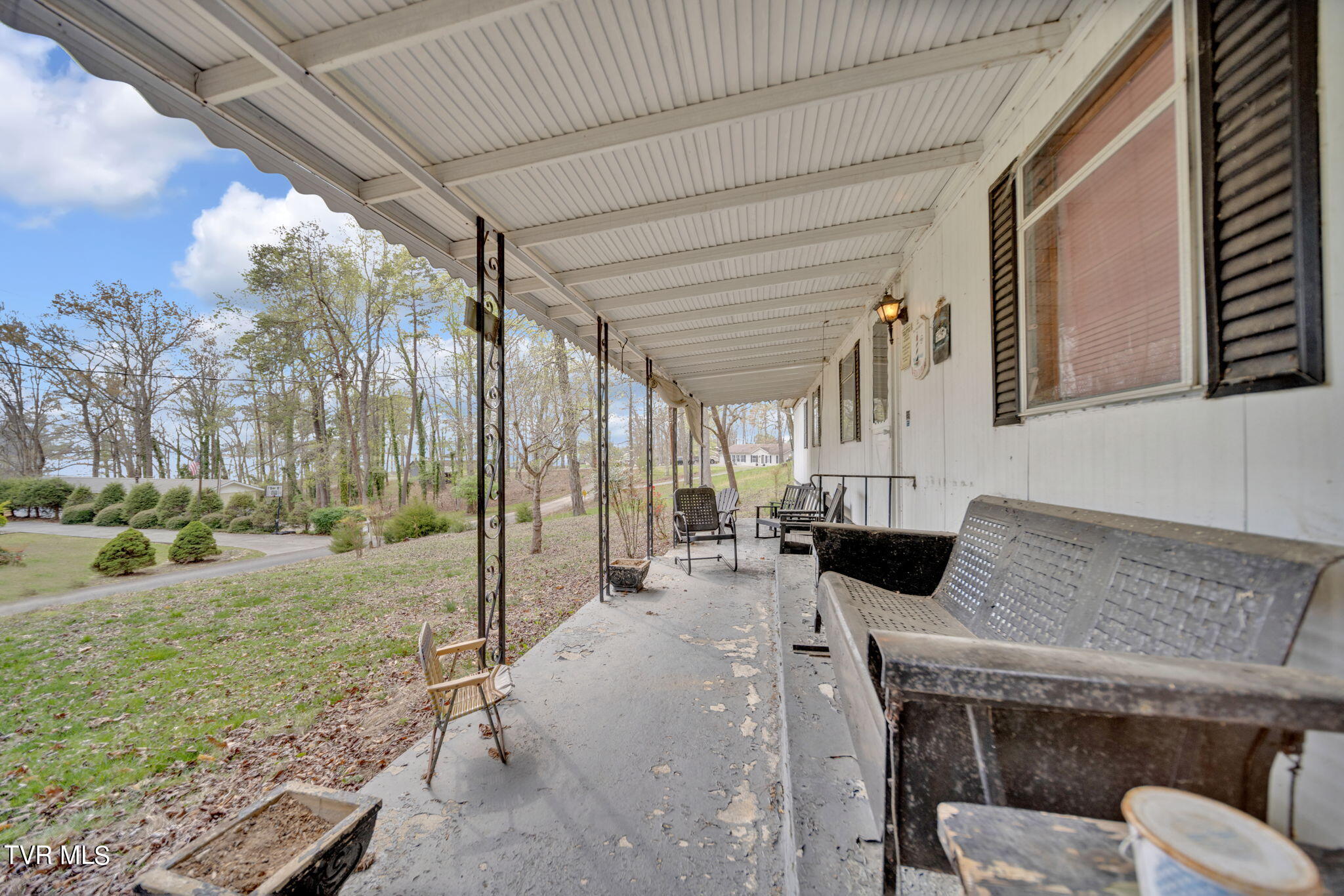 1643 Covington Road Dandridge, TN 37725 - Photo 15 of 22 10-web-or-mls-2B4A1361