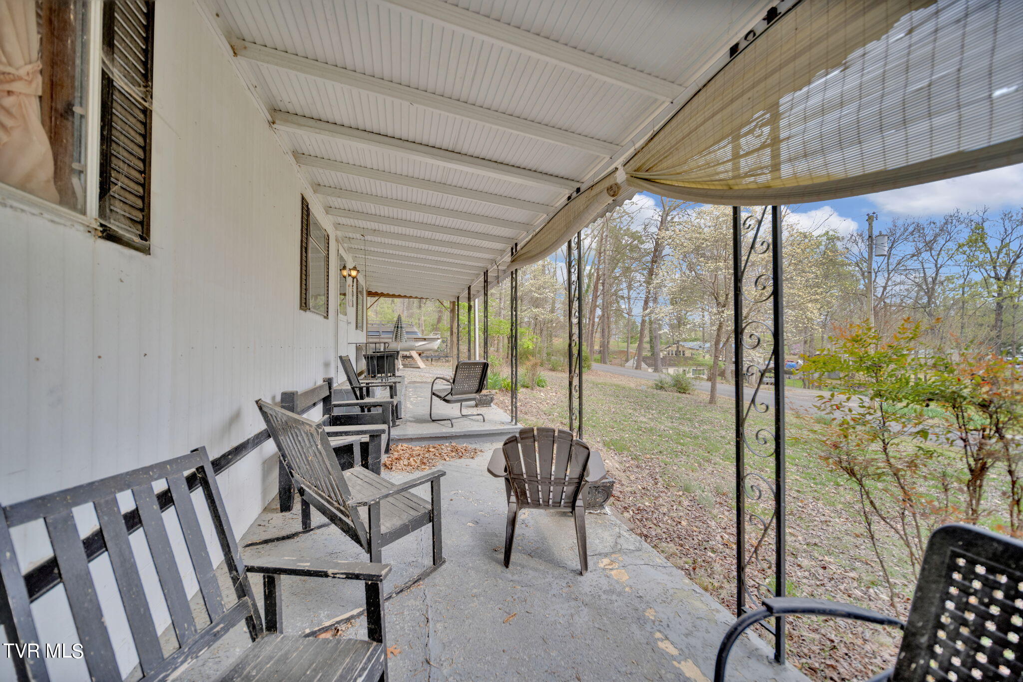 1643 Covington Road Dandridge, TN 37725 - Photo 16 of 22 12-web-or-mls-2B4A1366