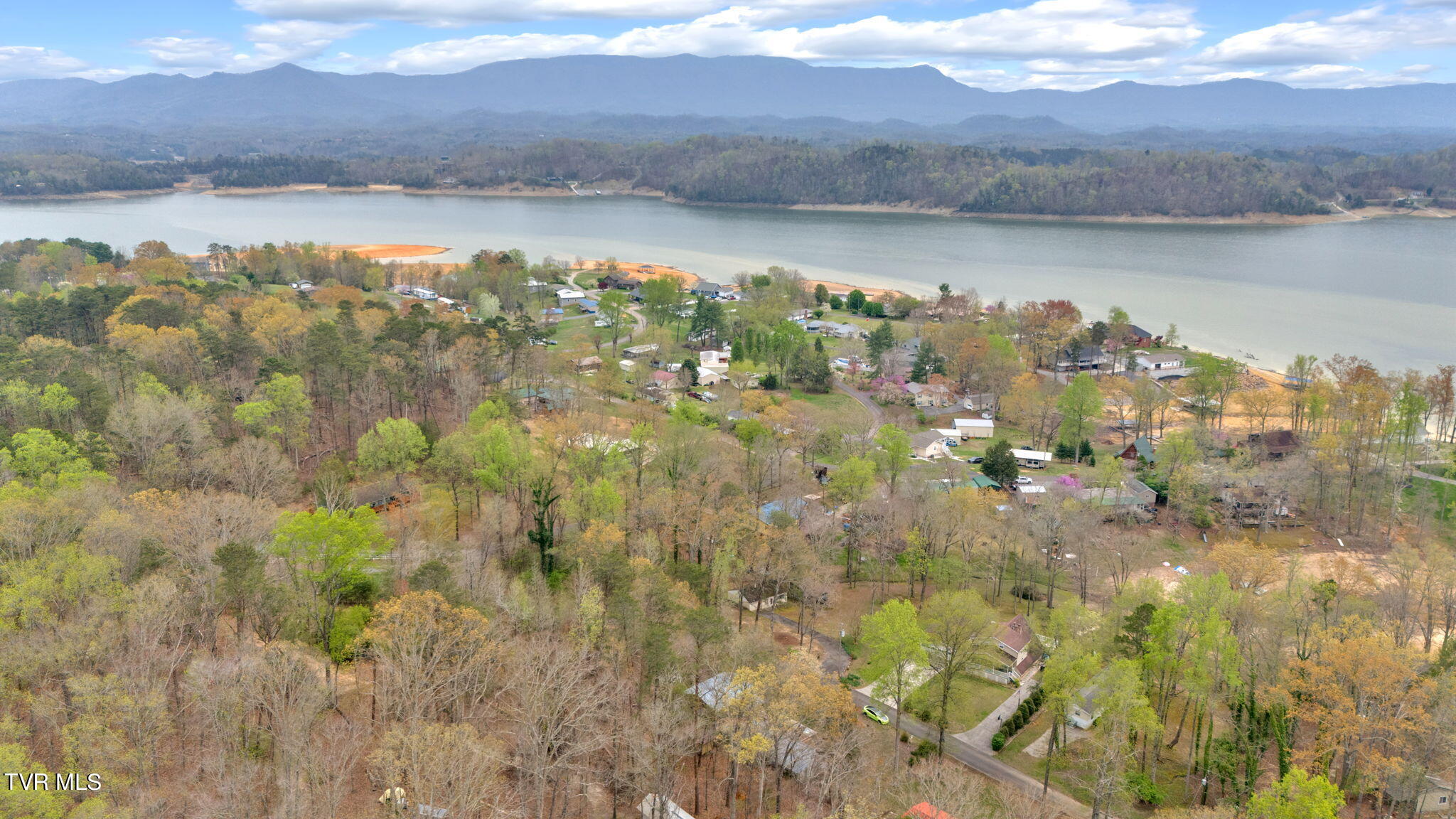1643 Covington Road Dandridge, TN 37725 - Photo 20 of 22 22-web-or-mls-DJI_20240402161310_0082_D