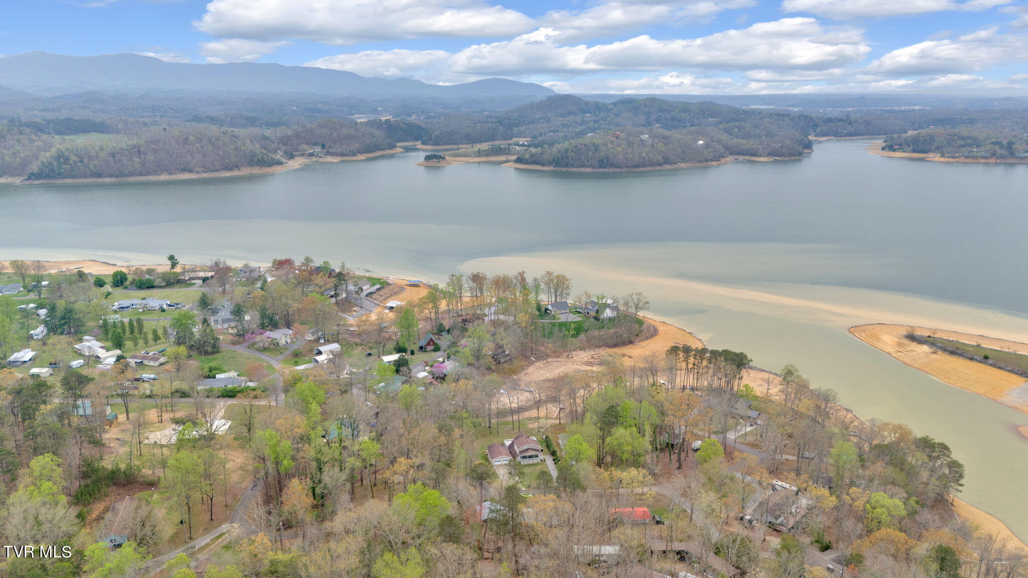 1643 Covington Road Dandridge, TN 37725 - Photo 3 of 22 23-web-or-mls-DJI_20240402161352_0088_D