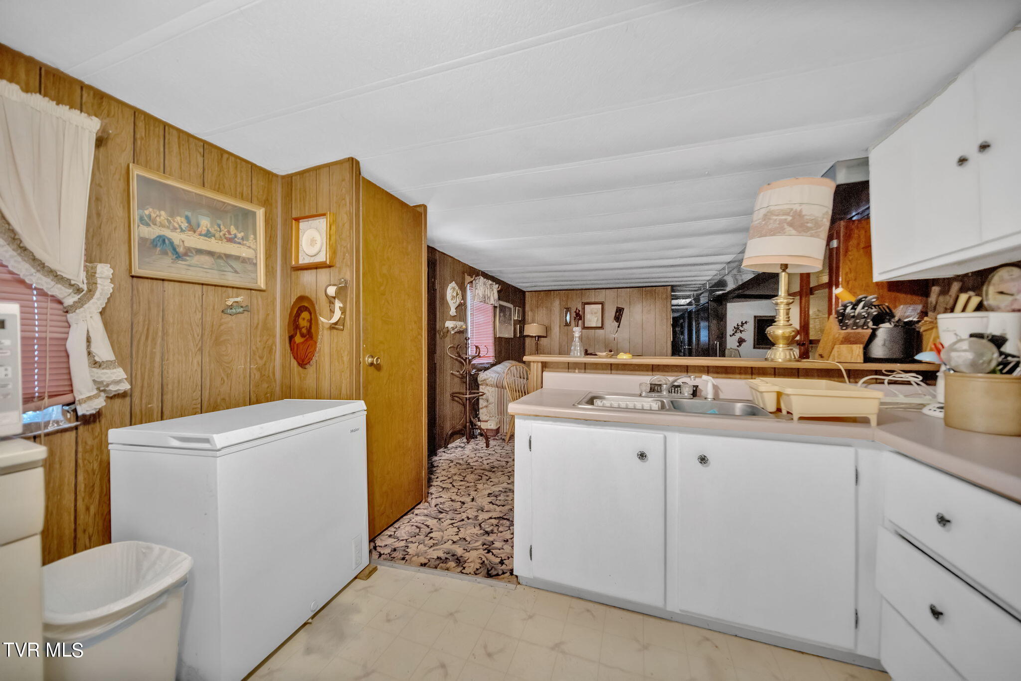 1643 Covington Road Dandridge, TN 37725 - Photo 9 of 22 11-web-or-mls-2B4A1358