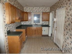 1715 South Spring Street Springfield, IL 62704 - Photo 3 of 7