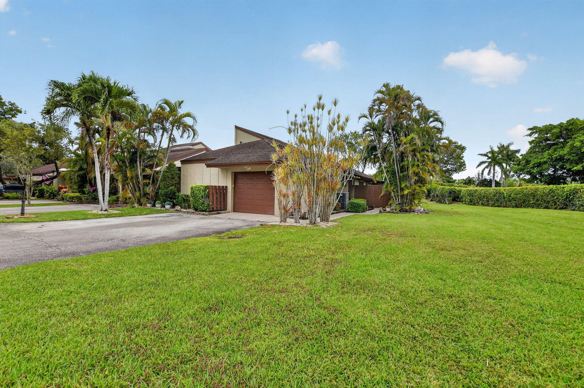 22718 Vistawood Way Boca Raton, FL 33428 - Photo 3 of 43 3-web-or-mls-DSC_7885