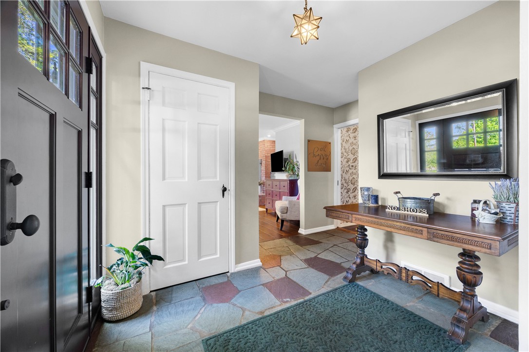 235 Castle Road Rochester, NY 14623 - Photo 3 of 37
