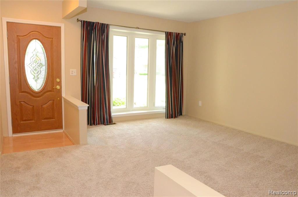 43077 Avon Road Canton, MI 48187 - Photo 10 of 52