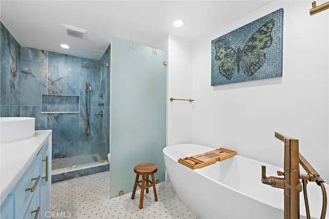 $1,850,000 | 12 Encore Court, Newport Beach, CA 92663