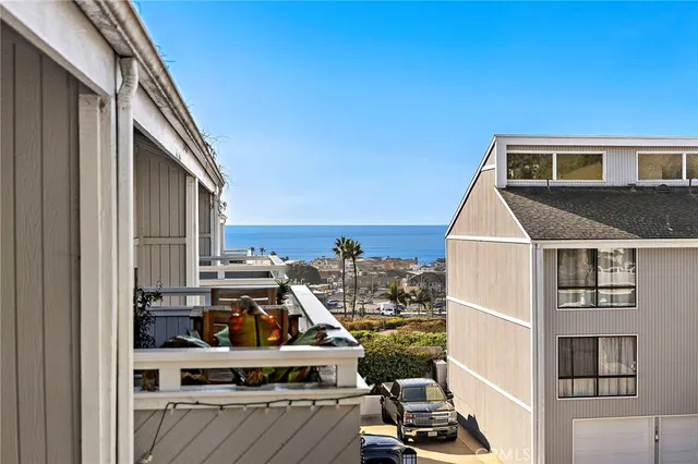 $1,850,000 | 12 Encore Court, Newport Beach, CA 92663