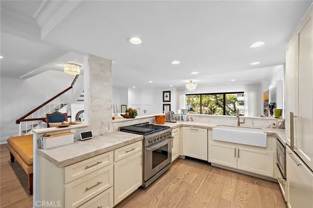 $1,850,000 | 12 Encore Court, Newport Beach, CA 92663