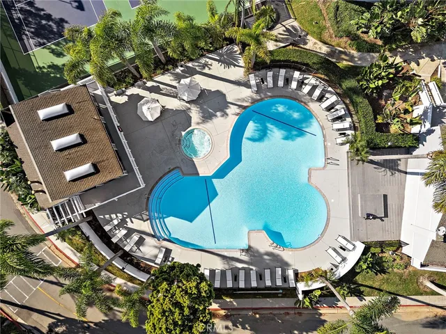 $1,850,000 | 12 Encore Court, Newport Beach, CA 92663