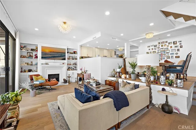 $1,850,000 | 12 Encore Court, Newport Beach, CA 92663