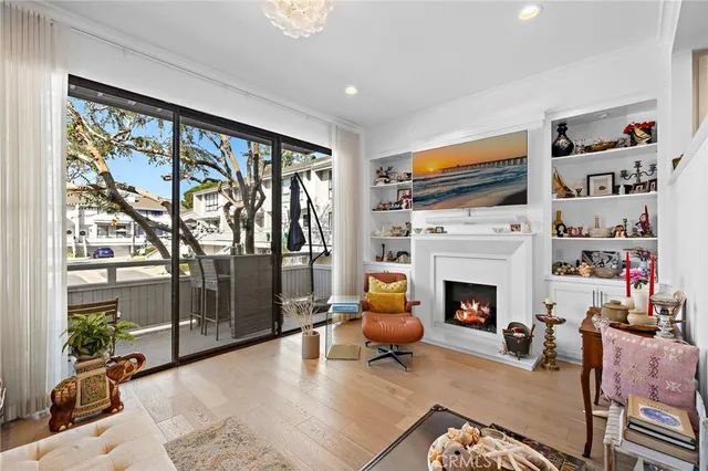 $1,850,000 | 12 Encore Court, Newport Beach, CA 92663