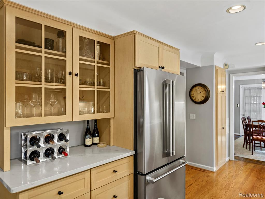 683 Lincoln Road Grosse Pointe, MI 48230 - Photo 16 of 54