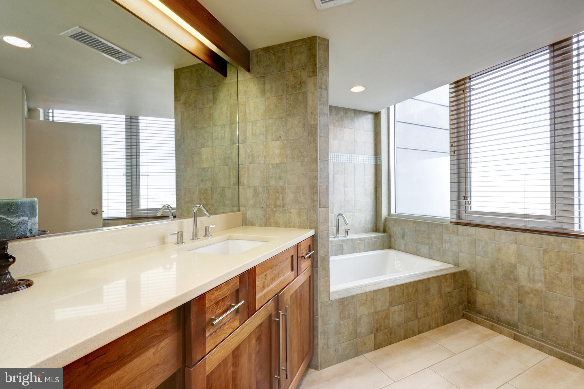 2000 Massachusetts Avenue Northwest, Unit R4 Washington, DC 20036 - Photo 42 of 65