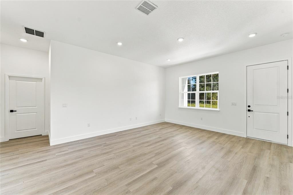 2378 Southwest 156 Loop Ocala, FL 34473 - Photo 10 of 43 Gallery Image 10