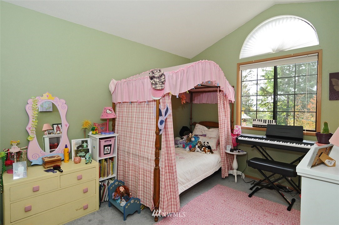 8462 Tillicum Road Southwest Seattle, WA 98136 - Photo 12 of 15