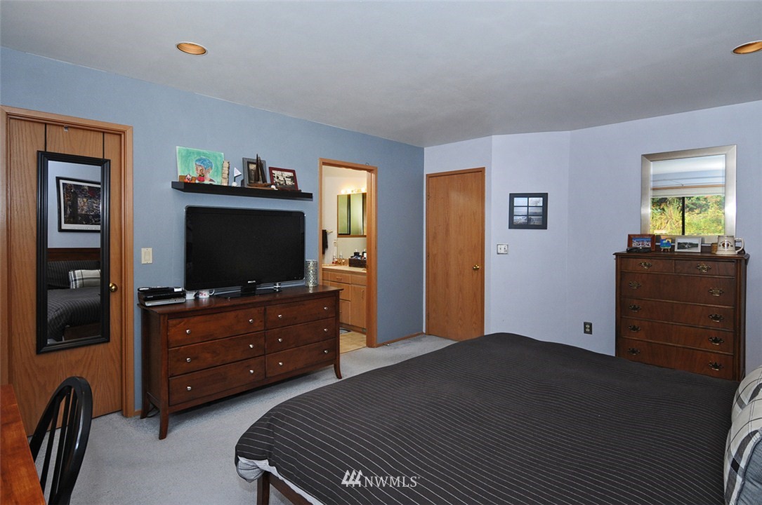 8462 Tillicum Road Southwest Seattle, WA 98136 - Photo 14 of 15