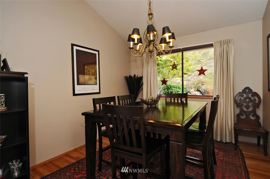 8462 Tillicum Road Southwest Seattle, WA 98136 - Photo 3 of 15