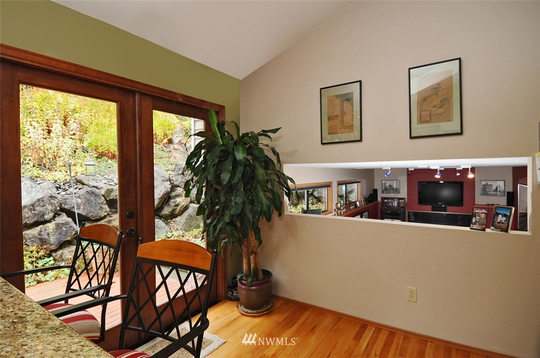 8462 Tillicum Road Southwest Seattle, WA 98136 - Photo 6 of 15
