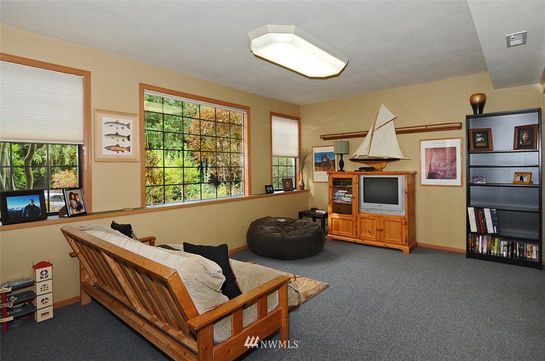 8462 Tillicum Road Southwest Seattle, WA 98136 - Photo 9 of 15