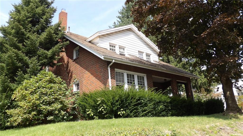 887 Quarry Place Sharon, PA 16146 - Photo 14 of 15 a view of a house with a yard