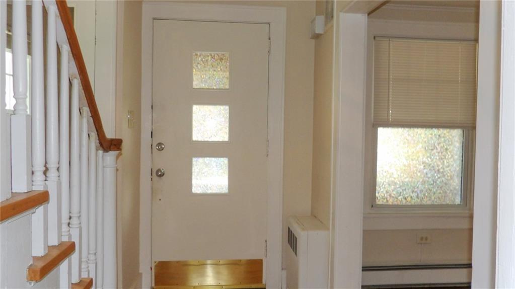 887 Quarry Place Sharon, PA 16146 - Photo 2 of 15 a view of front door