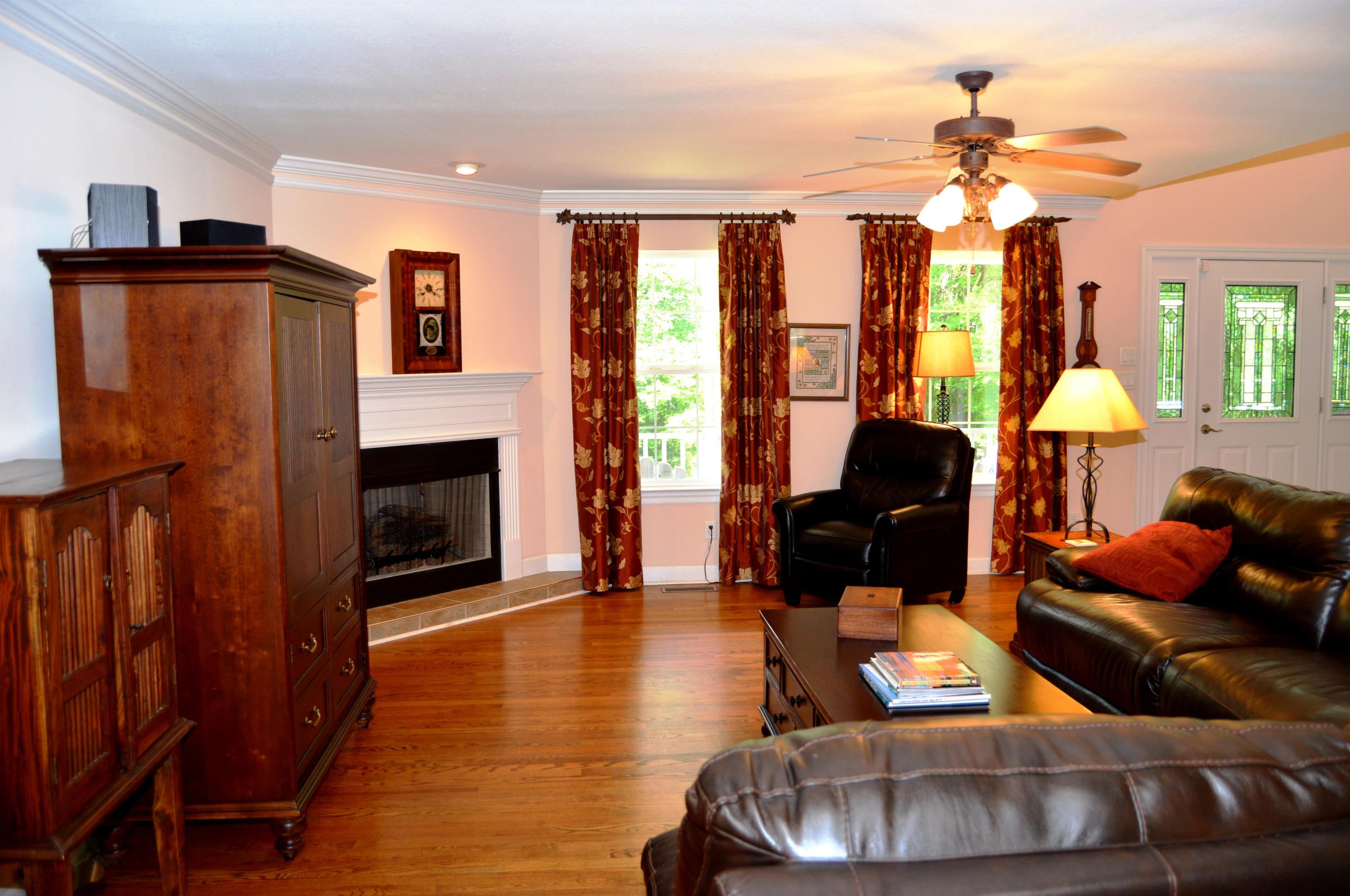 9127 Rocky Point Road Soddy Daisy, TN 37379 - Photo 4 of 51 Living Room