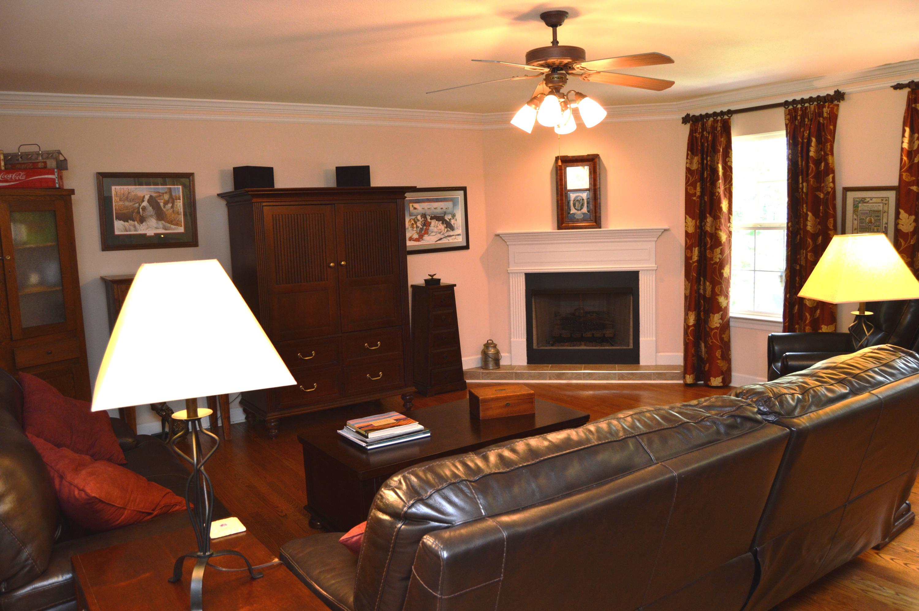 9127 Rocky Point Road Soddy Daisy, TN 37379 - Photo 6 of 51 Living Room 1
