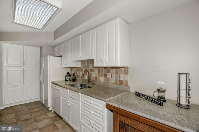 $740,000 | 2121 Jamieson Avenue, Unit 1003, Alexandria, VA 22314