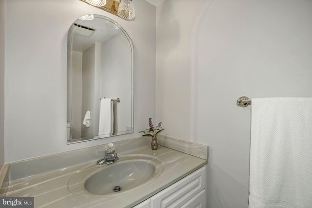 $740,000 | 2121 Jamieson Avenue, Unit 1003, Alexandria, VA 22314