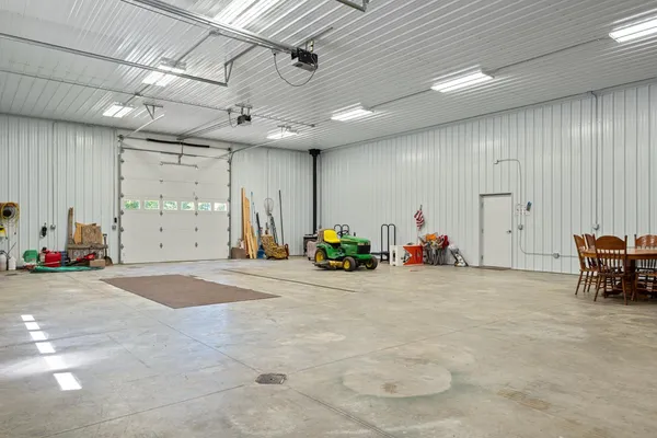 $585,000 | 4116 East Stanton Road, Leesburg, IN 46538