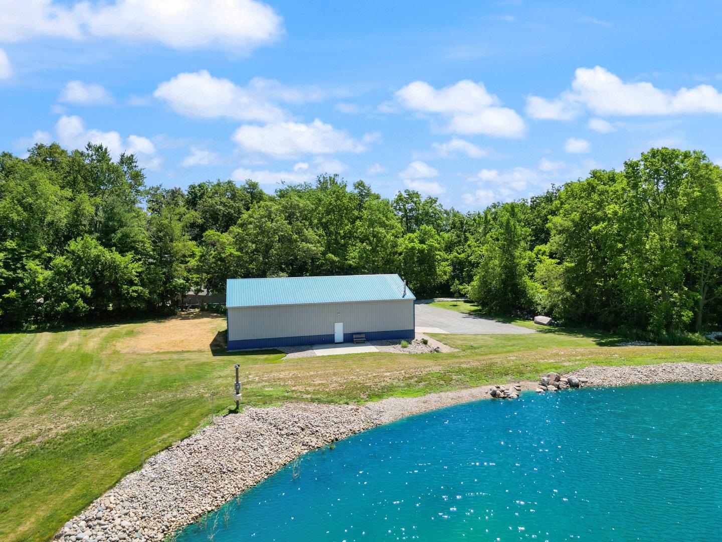 4116 East Stanton Road Leesburg, IN 46538 - Photo 2 of 36