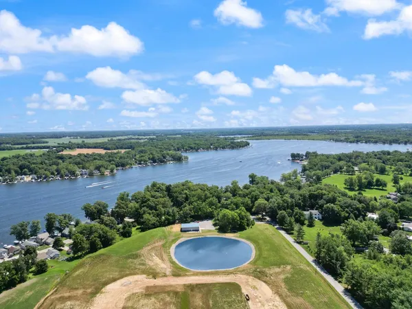 $585,000 | 4116 East Stanton Road, Leesburg, IN 46538