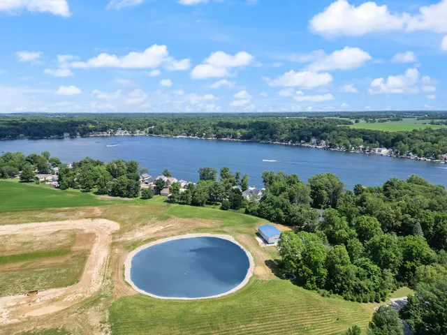 $585,000 | 4116 East Stanton Road, Leesburg, IN 46538