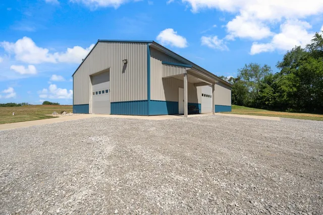 $585,000 | 4116 East Stanton Road, Leesburg, IN 46538