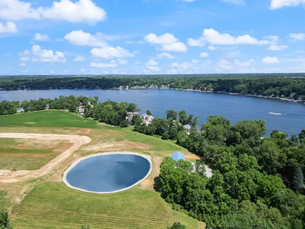 $585,000 | 4116 East Stanton Road, Leesburg, IN 46538