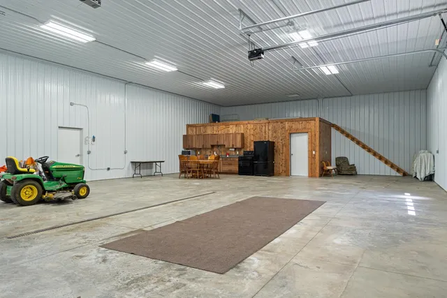 $585,000 | 4116 East Stanton Road, Leesburg, IN 46538