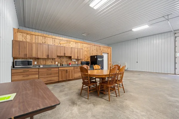$585,000 | 4116 East Stanton Road, Leesburg, IN 46538