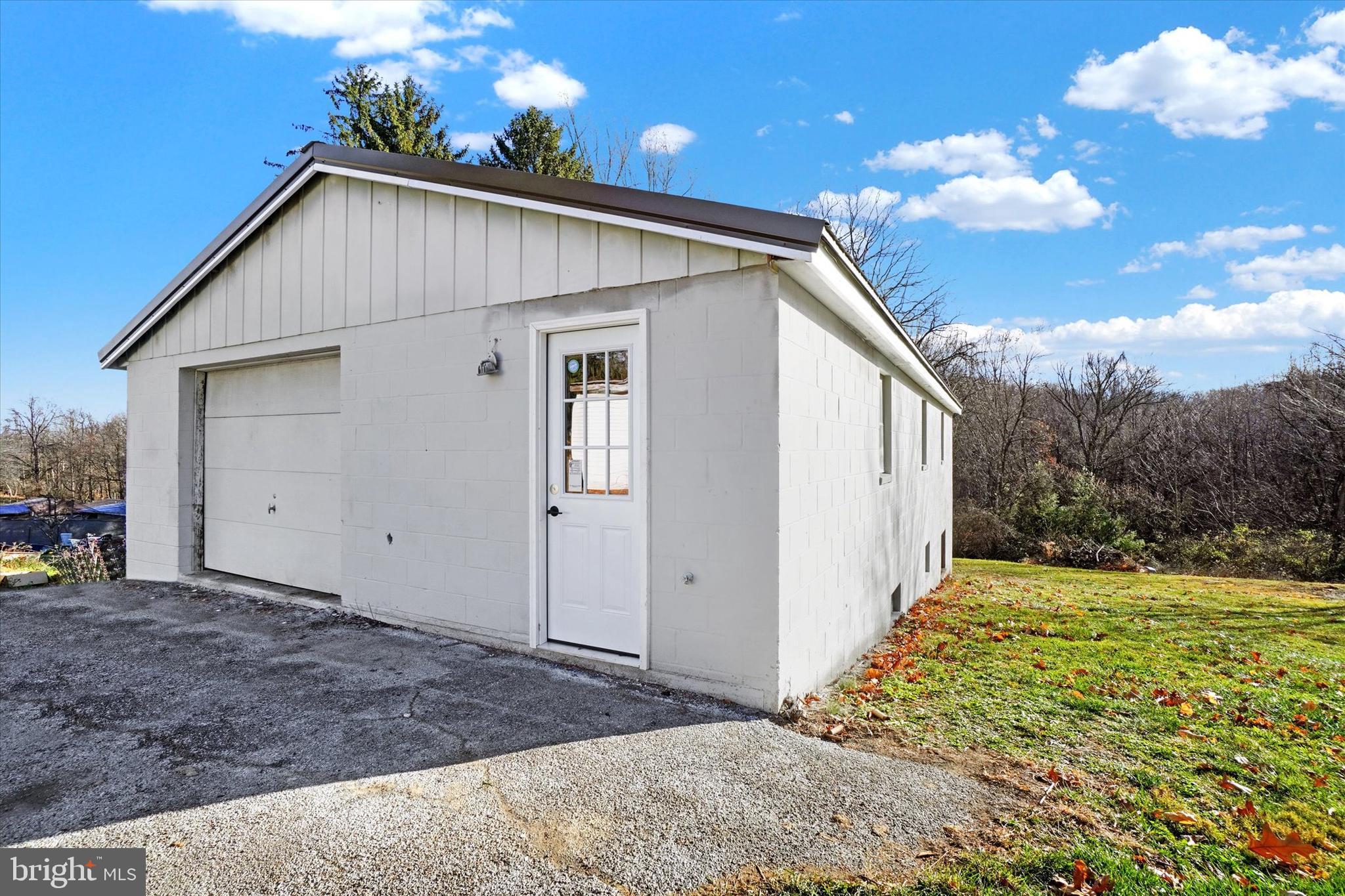 1055 Smith Hill Road York, PA 17408 - Photo 21 of 27 Gallery Image 21