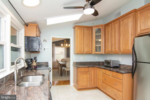 $525,000 | 5525 Woodbine Road, Sykesville, MD 21784