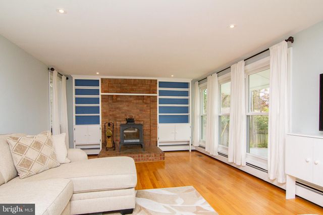 $525,000 | 5525 Woodbine Road, Sykesville, MD 21784