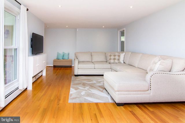 $525,000 | 5525 Woodbine Road, Sykesville, MD 21784