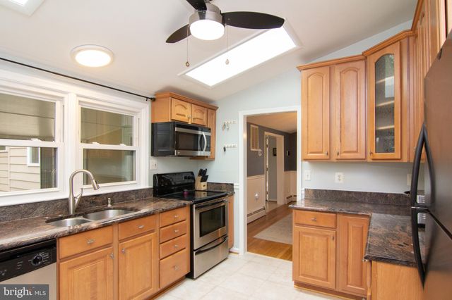 $525,000 | 5525 Woodbine Road, Sykesville, MD 21784