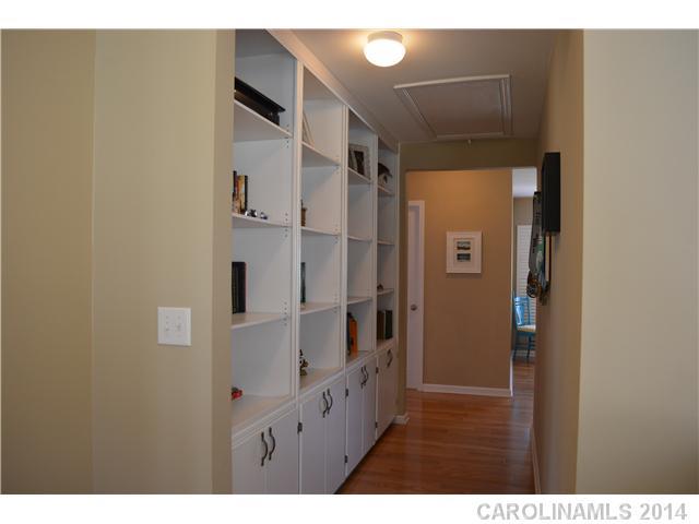 9728 Needlepoint Road Charlotte, NC 28215 - Photo 11 of 24 Gallery Image 11
