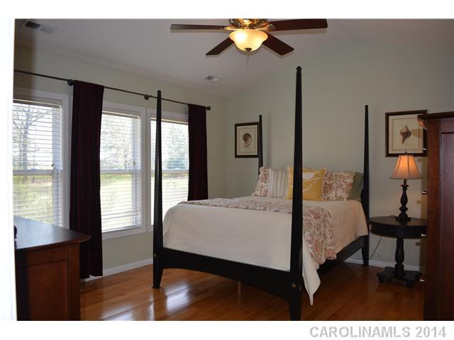 9728 Needlepoint Road Charlotte, NC 28215 - Photo 13 of 24 Gallery Image 13