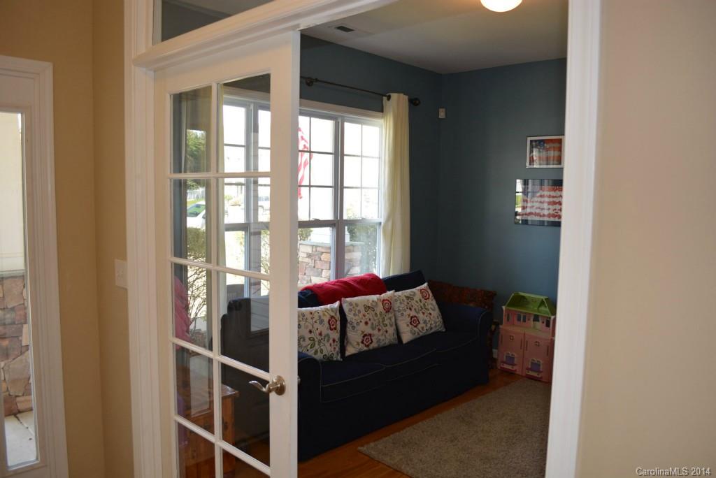 9728 Needlepoint Road Charlotte, NC 28215 - Photo 5 of 24 Gallery Image 5
