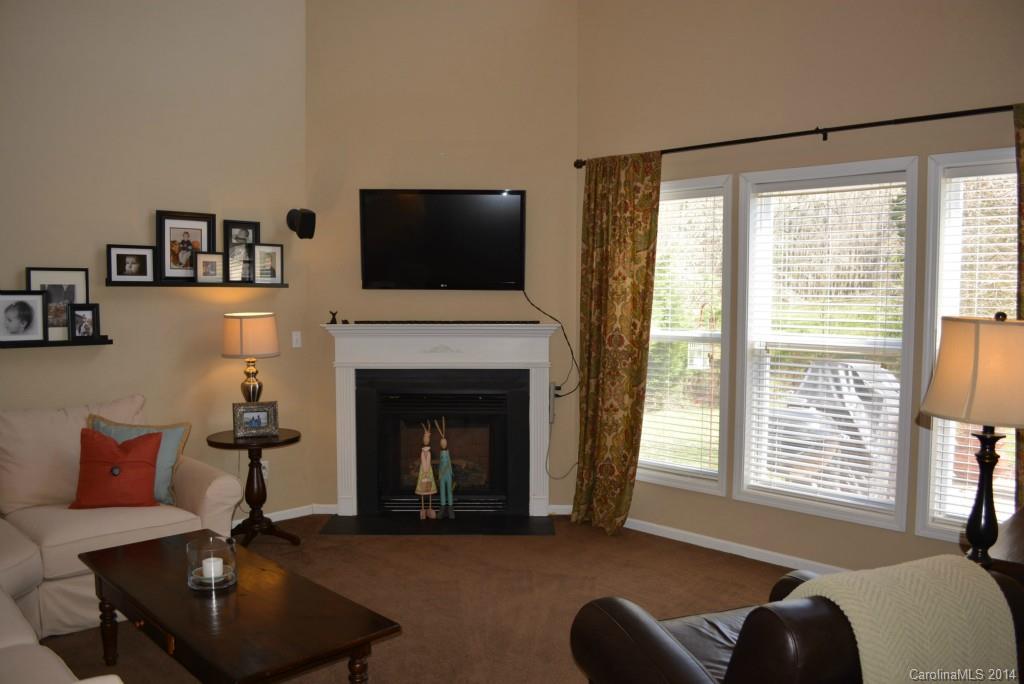 9728 Needlepoint Road Charlotte, NC 28215 - Photo 6 of 24 Gallery Image 6